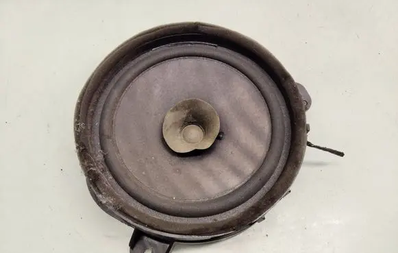 Mitsubishi Grandis Front door speaker