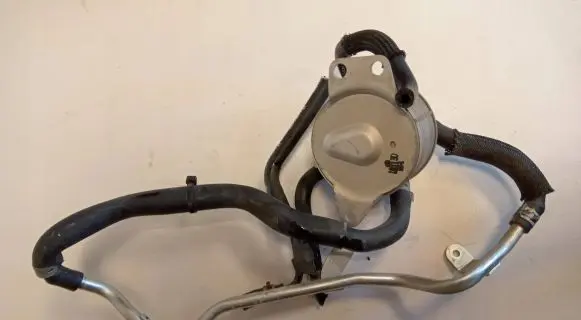 Infiniti Q50 Engine oil radiator 