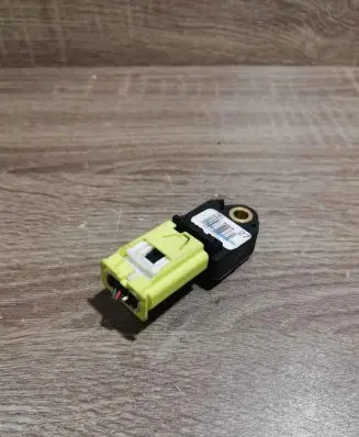 Toyota Auris 150 Airbag deployment crash/impact sensor 8983102060