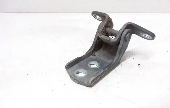Toyota Avensis T250 Front door upper hinge