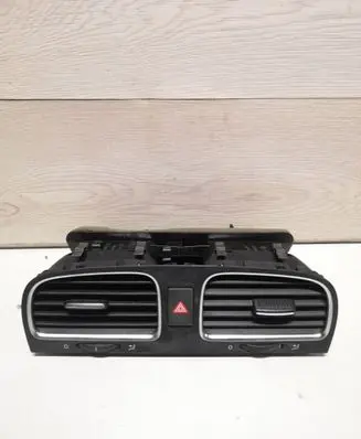 Volkswagen Golf SportWagen Dash center air vent grill 5K0815736