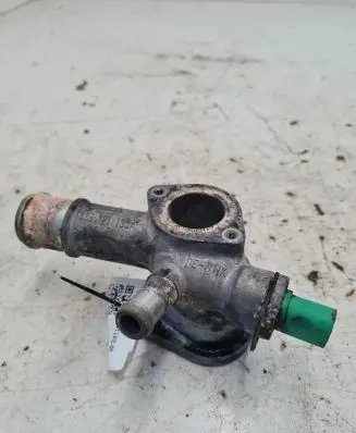 Volkswagen Golf IV Engine coolant pipe/hose 038121133A