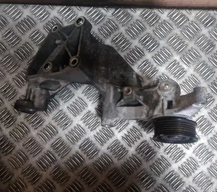KIA Sportage Engine mounting bracket 15172A