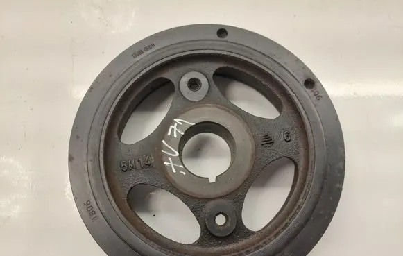 Toyota Avensis T250 Crankshaft pulley 134080R011