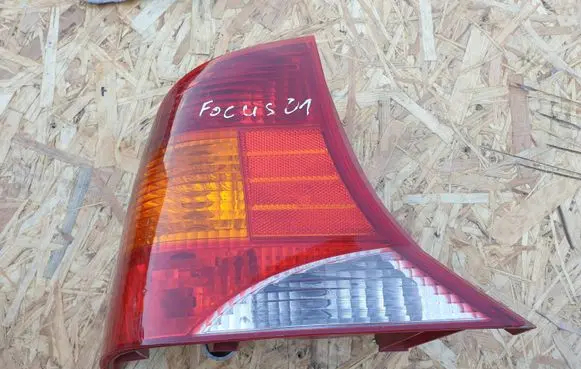 Ford Focus Rear/tail lights XS4B13405