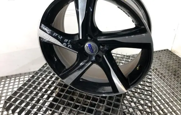Volvo C30 R18 alloy rim 