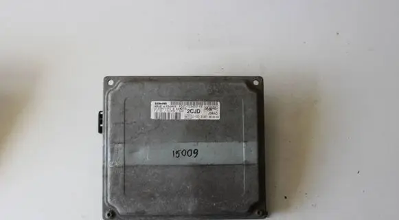 Ford Fiesta Engine control unit/module 6S6112A650FD S120977315D