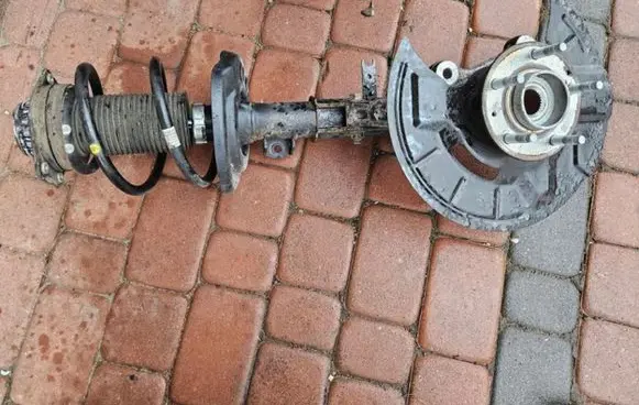 Opel Insignia B Front shock absorber/damper 84134158