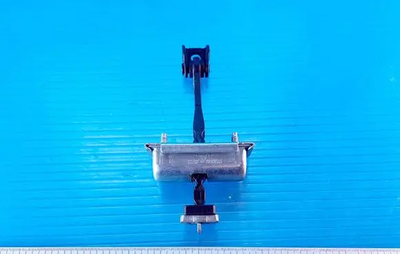Opel Corsa E Front door check strap stopper 13180682