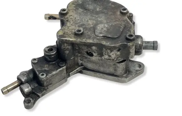 Volkswagen Golf IV Vacuum pump 038145209A