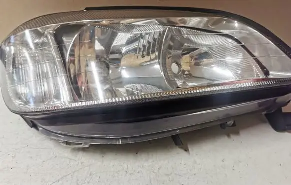 Opel Zafira A Headlight/headlamp 89100055