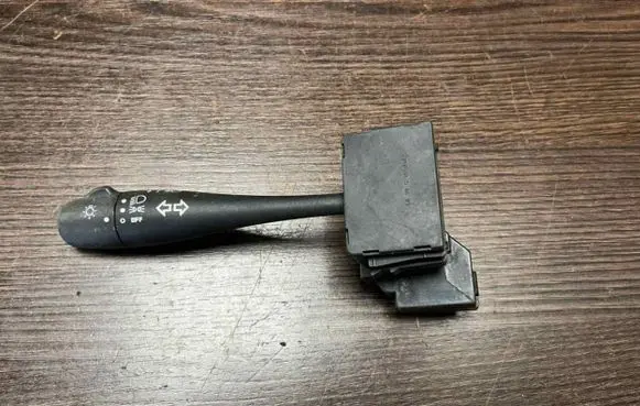 Nissan Primera Indicator stalk 36750A