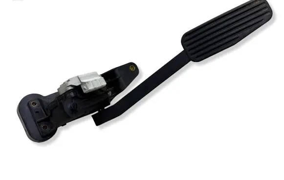 Volvo XC90 Accelerator throttle pedal 8634697
