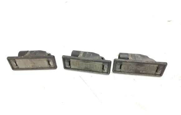 Peugeot 605 Number plate light E290146