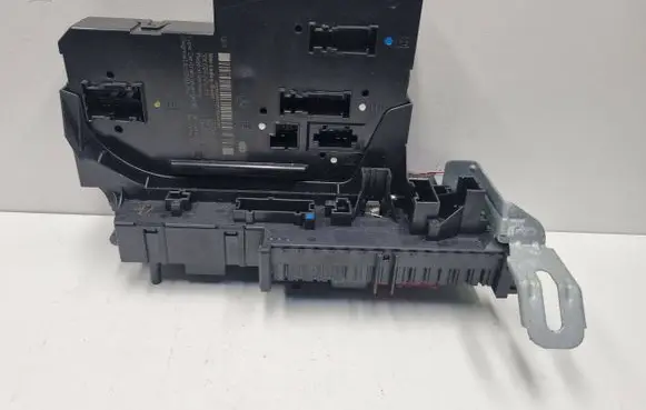 Mercedes-Benz C W204 SAM control unit A2049060105 2049060105 5DK00922589