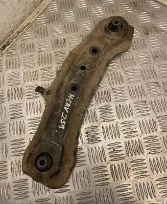 Honda CR-V Rear control arm