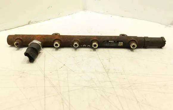 Opel Vivaro Fuel main line pipe 0445214024 098913 8200347976