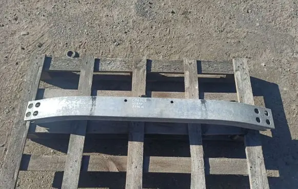 Toyota Corolla Verso AR10 Front bumper cross member