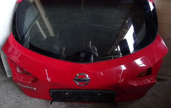 Nissan Pulsar Tailgate/trunk/boot lid