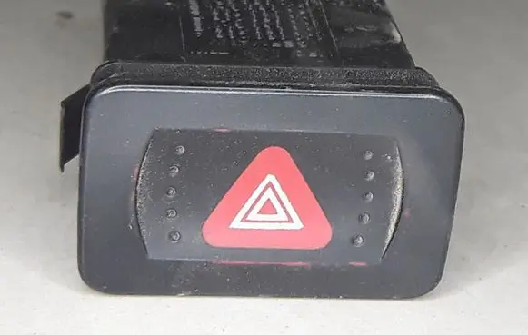 Volkswagen PASSAT B5 Hazard light switch 1J0953235 1J0953621 6N0953621