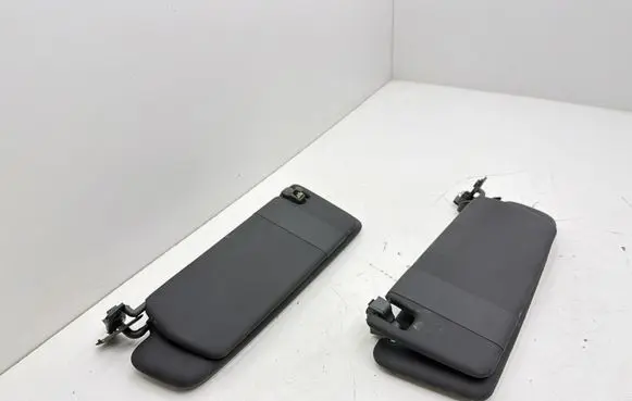 Volkswagen Touareg II Sun visor 7P0857552D