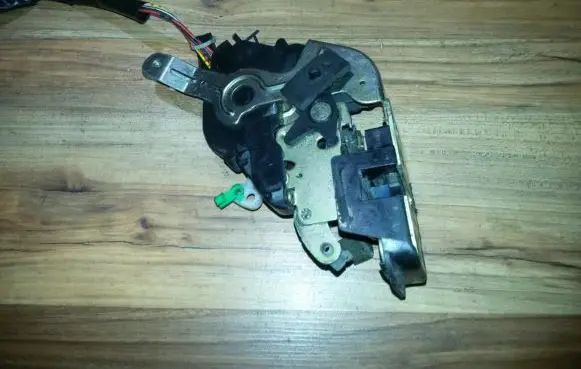 Mazda 626 Rear door lock