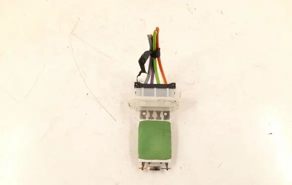Mercedes-Benz B W245 Heater blower fan relay 1698200397 A1698200397