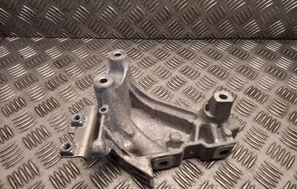 Skoda Octavia Mk4 Engine mounting bracket 05L199207