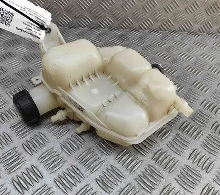 BMW X2 F39 Coolant expansion tank/reservoir 8687503