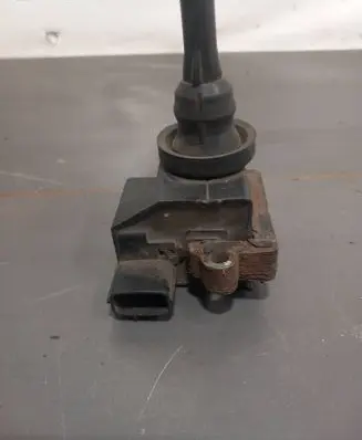High voltage ignition coil