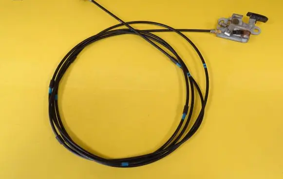 Mazda 5 Fuel cap flap release cable 