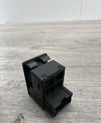 Nissan Almera N16 Wing mirror switch