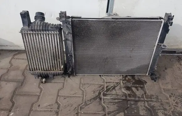 Renault Clio IV Intercooler radiator 21407326R