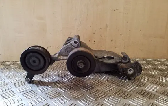 KIA Sportage Generator/alternator bracket 