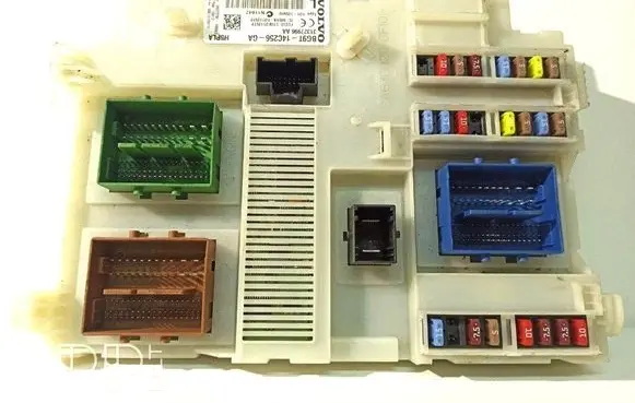 Volvo V60 Fuse module 31327996AA BG9T14C256GA
