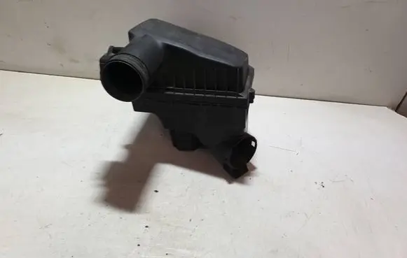 Volvo XC70 Air filter box 31261599