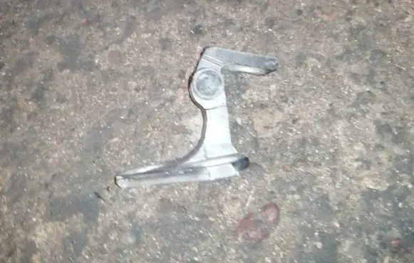 Volkswagen PASSAT B6 Front door upper hinge 3C0831401D