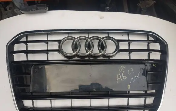 Audi A6 S6 C7 4G Front bumper upper radiator grill 4G0853653