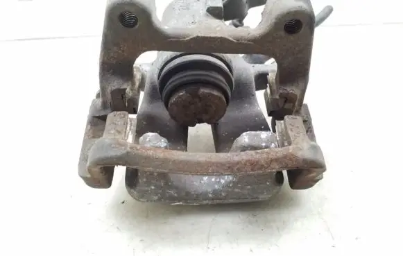Skoda Superb B6 (3T) Rear brake caliper