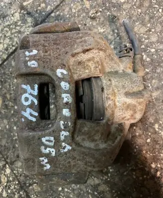 Toyota Corolla Verso AR10 Front brake caliper