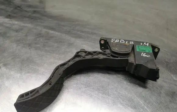 Skoda Fabia Mk1 (6Y) Accelerator throttle pedal