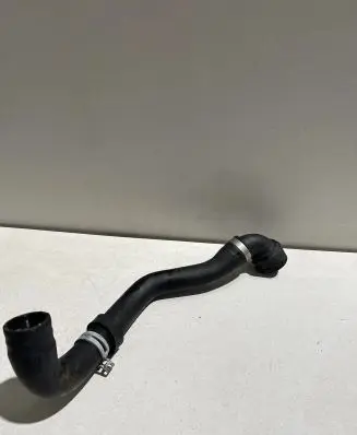 Volvo XC90 Engine coolant pipe/hose 31474845