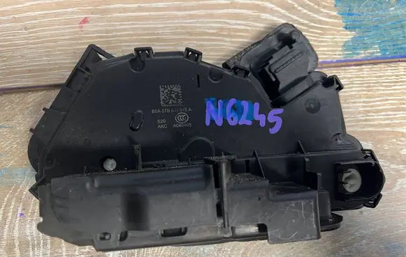 Skoda Fabia Mk3 (NJ) Front door lock 5TB837015A