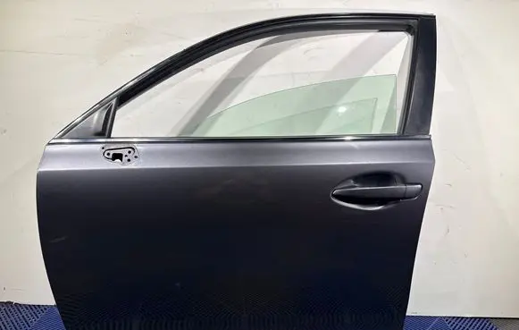 Lexus CT 200H Front door