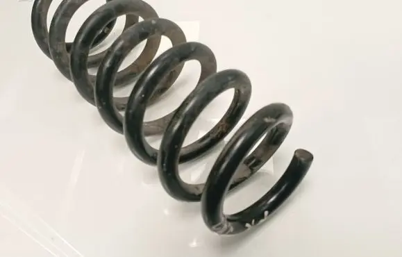Suzuki Grand Vitara II Front coil spring