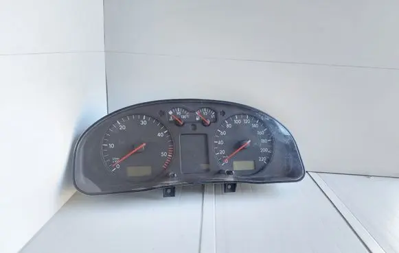 Volkswagen PASSAT B5 Speedometer (instrument cluster) 3B0919861J