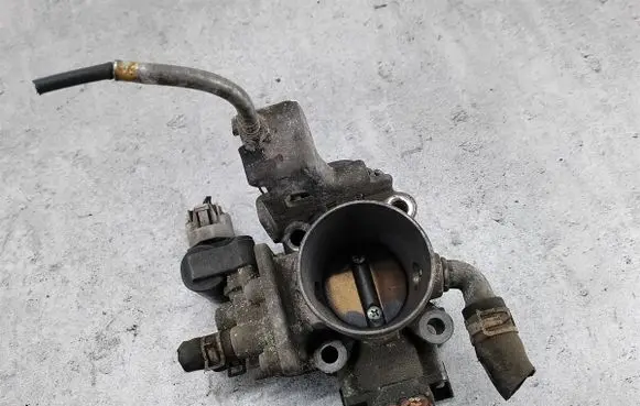 Suzuki Swift I Throttle body valve 