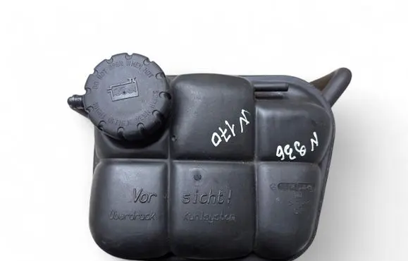Coolant expansion tank/reservoir