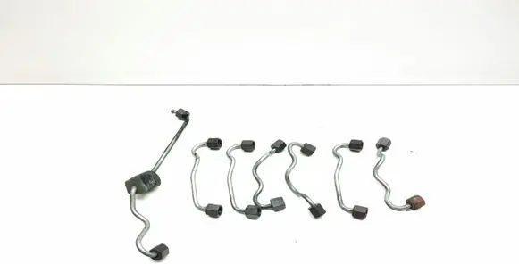 BMW 3 E90 E91 Fuel injector supply line/pipe 