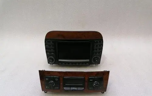 Mercedes-Benz S W220 Navigation unit CD/DVD player A2208205989